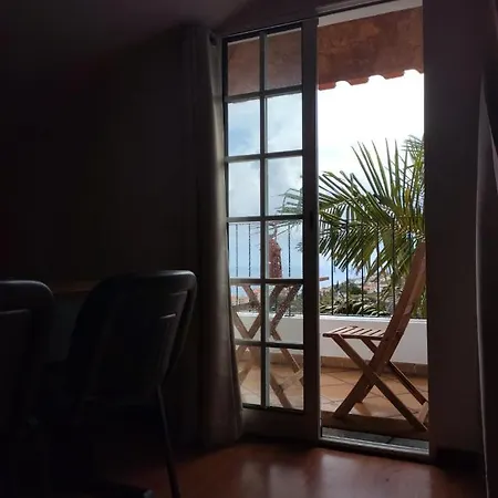 Casa Amarela Homestay Canico (Madeira)