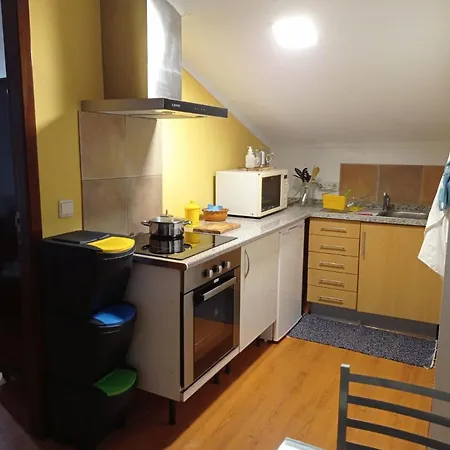 Casa Amarela Homestay *